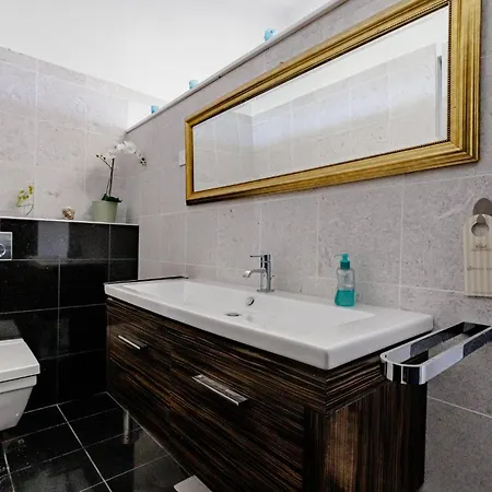 Eaglesrock & - Droushia ヴィラ