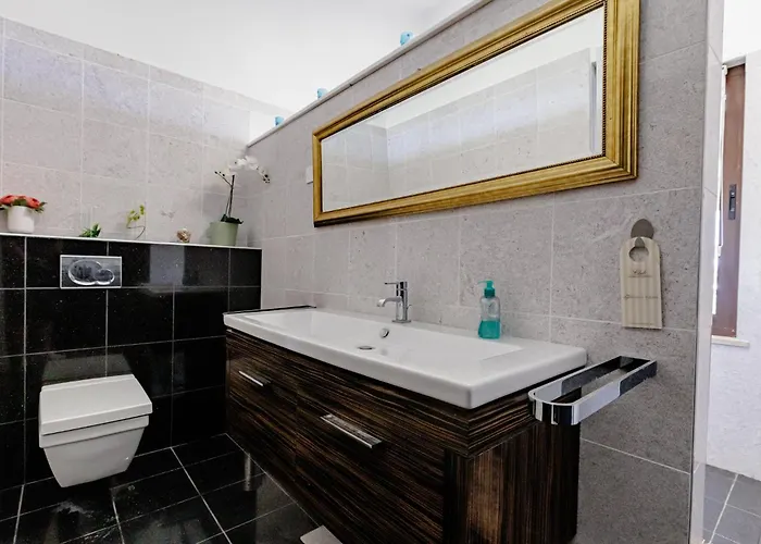 Eaglesrock & - Droushia ヴィラ